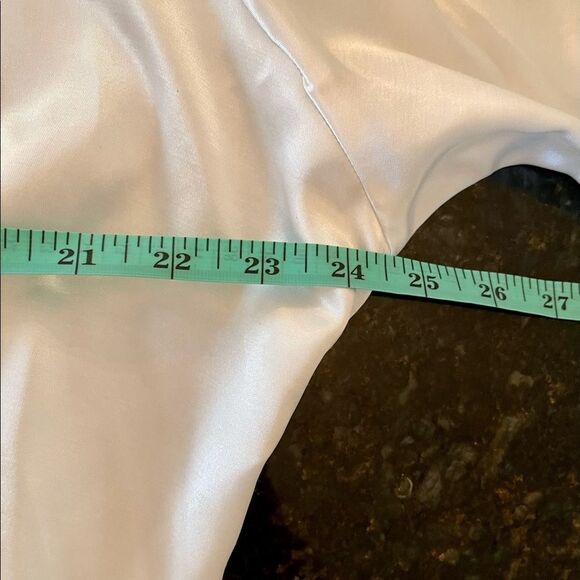 VTG Victoria Secret 🌺COQUETTE-Style🌺 Robe White with Baby Pink Appliqué Collar - Picture 9 of 12